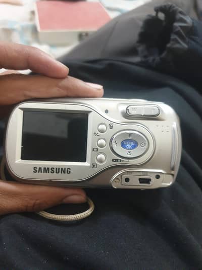 Samsung Digimax A4/cyber40