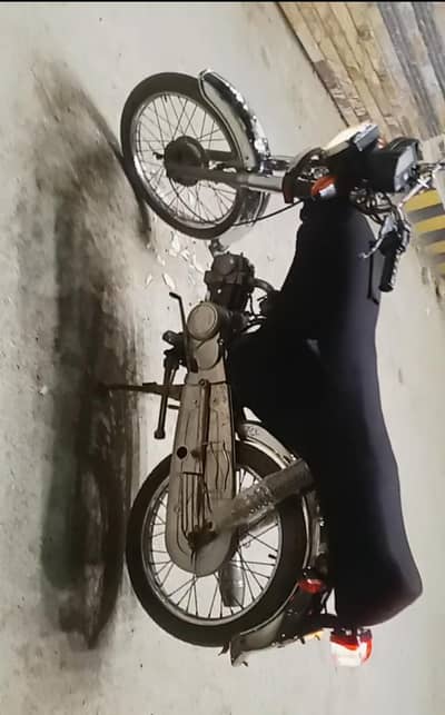 Super star 2013 model new banai hai har Saman acha Wala lagaya hai