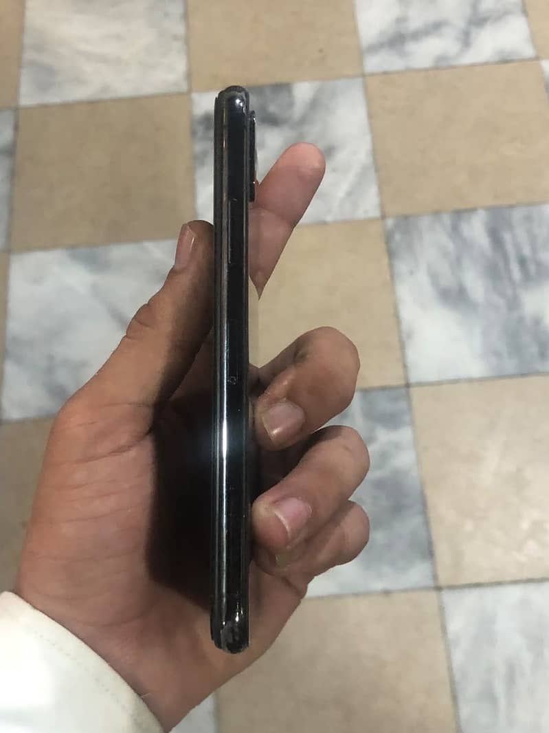 Apple iPhone X 1