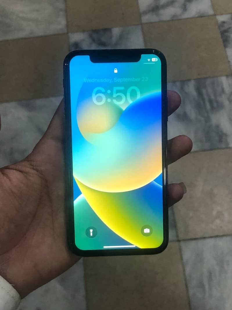 Apple iPhone X 4