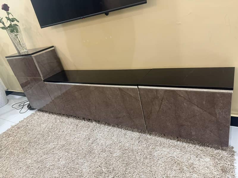 LCD Console with Center Table 4