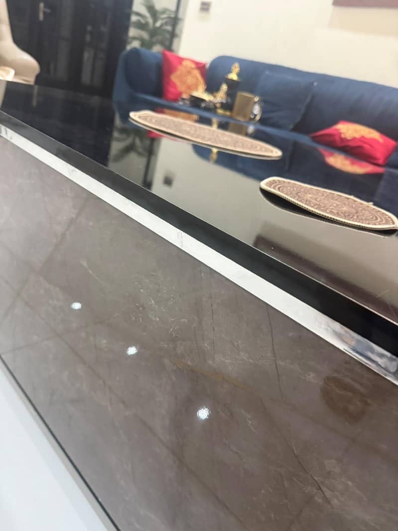LCD Console with Center Table 7