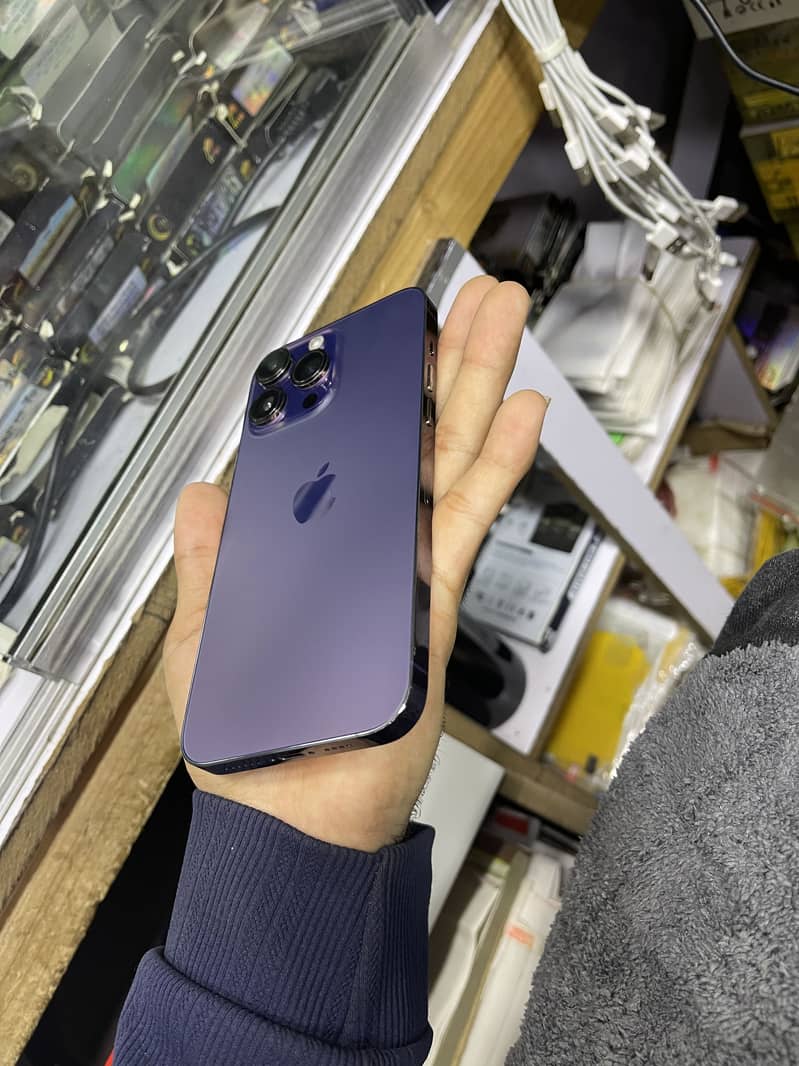 Apple iPhone 14 Pro Max 1