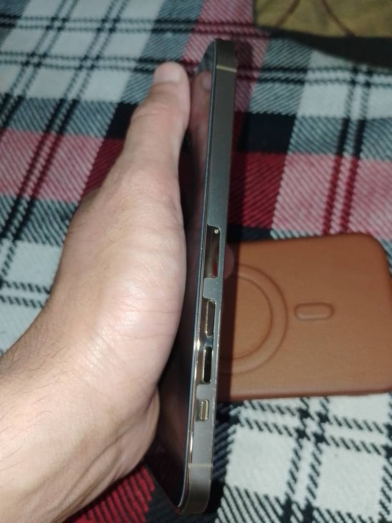 Apple iPhone 13 Pro Max 9
