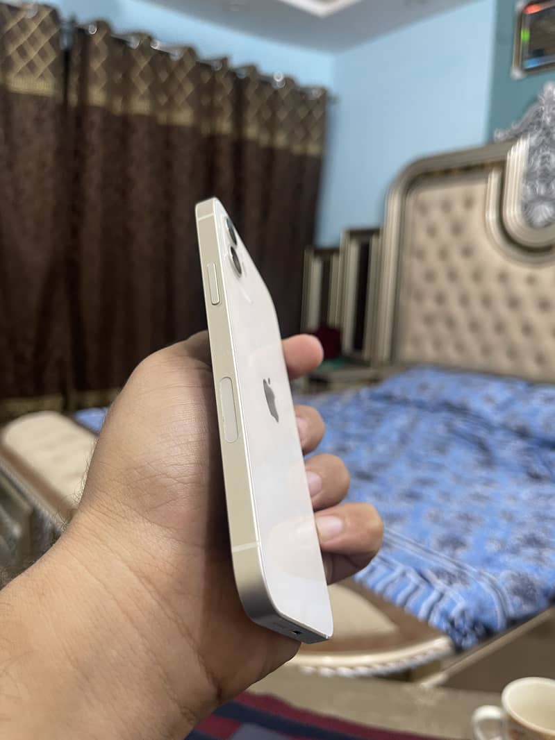 Apple iPhone 12 1