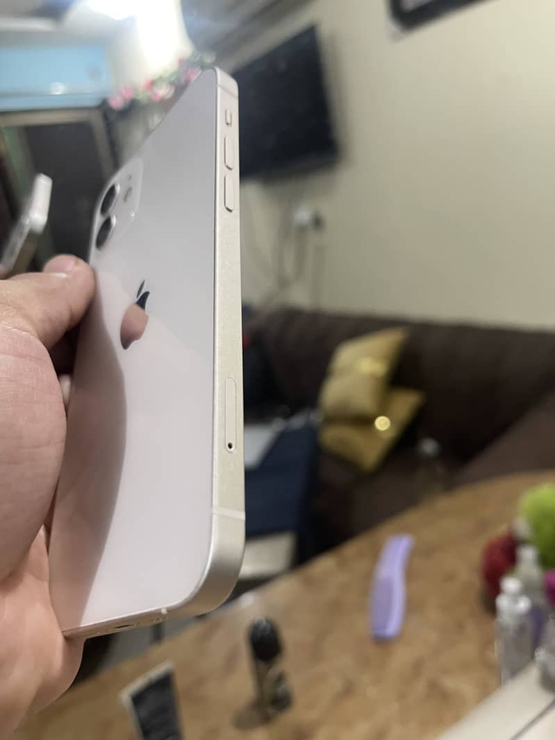 Apple iPhone 12 7