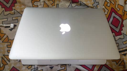 MacBook air 8/128gb