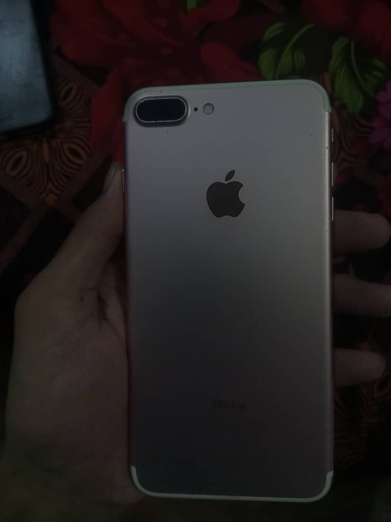 Apple iPhone 7 Plus 2