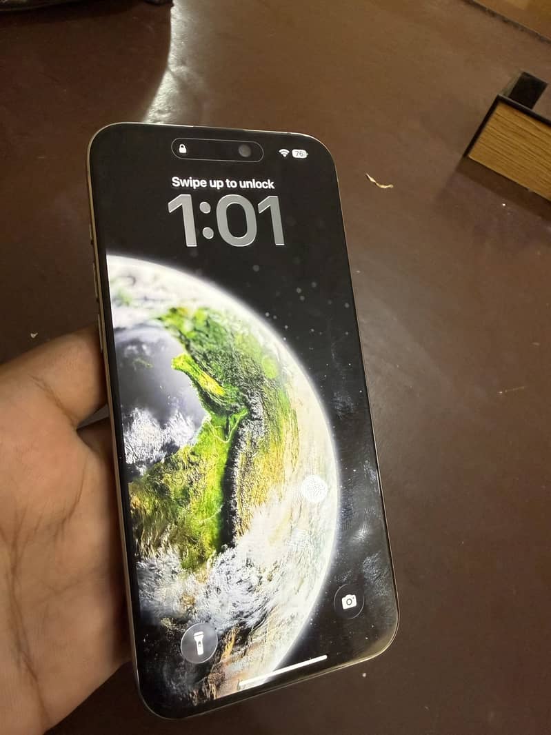 Apple iPhone 15 Pro Max 1