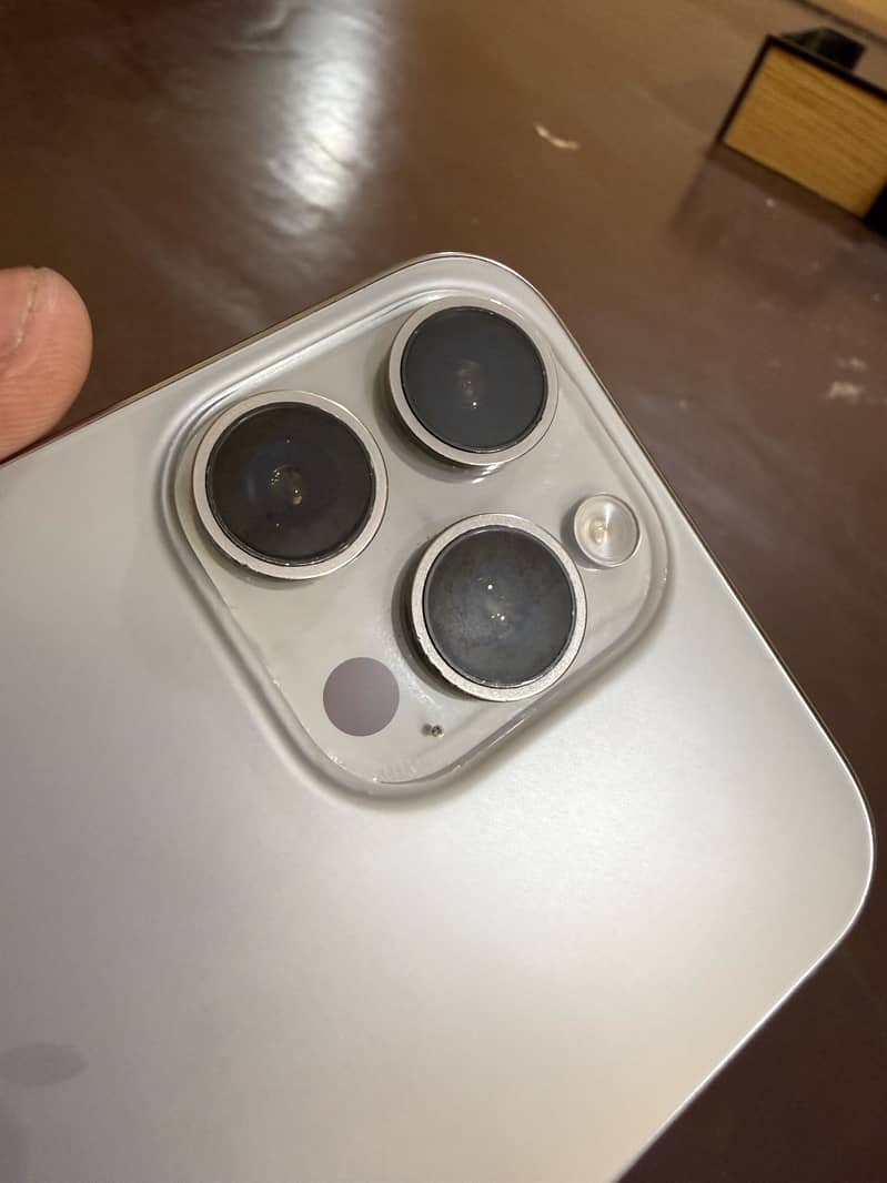 Apple iPhone 15 Pro Max 5