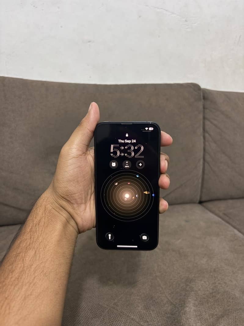 Apple iPhone 13 2