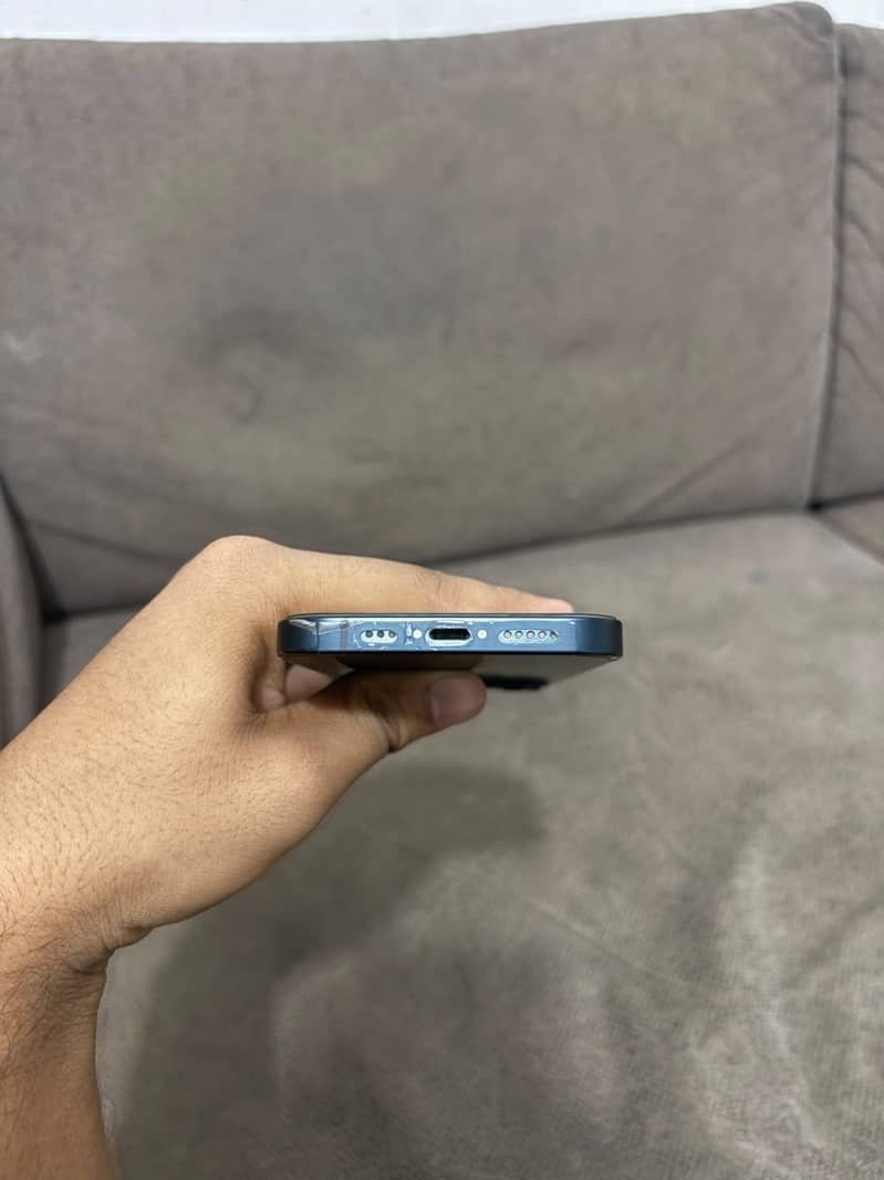 Apple iPhone 13 4