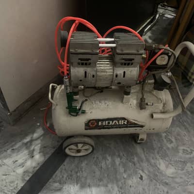 Air compressor 40 litres tank oil free