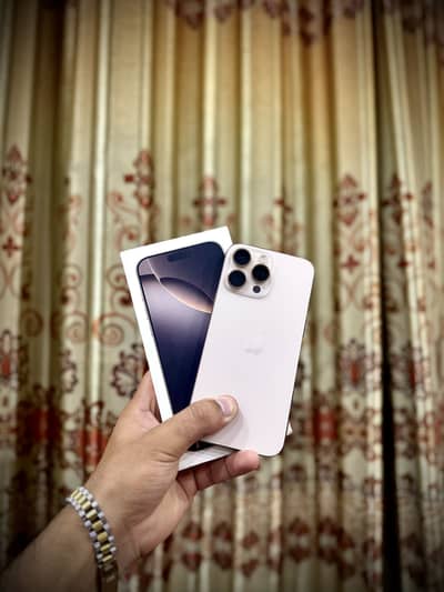 Apple iPhone 16 Pro Max