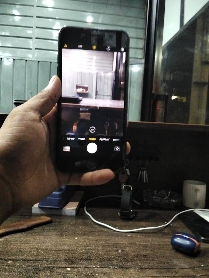Apple iPhone 7 0