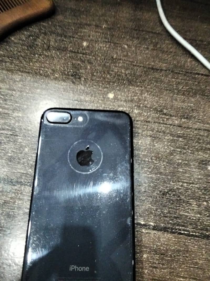 Apple iPhone 7 1