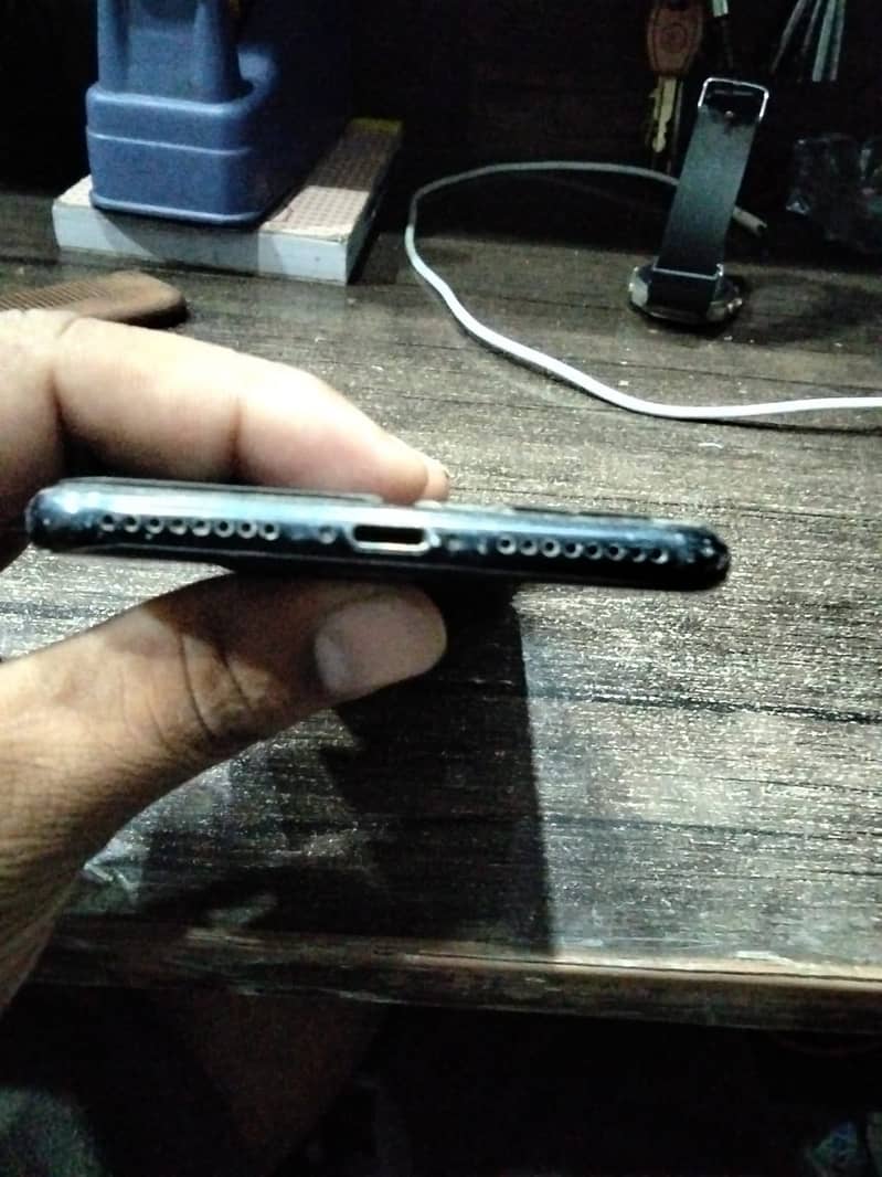 Apple iPhone 7 3