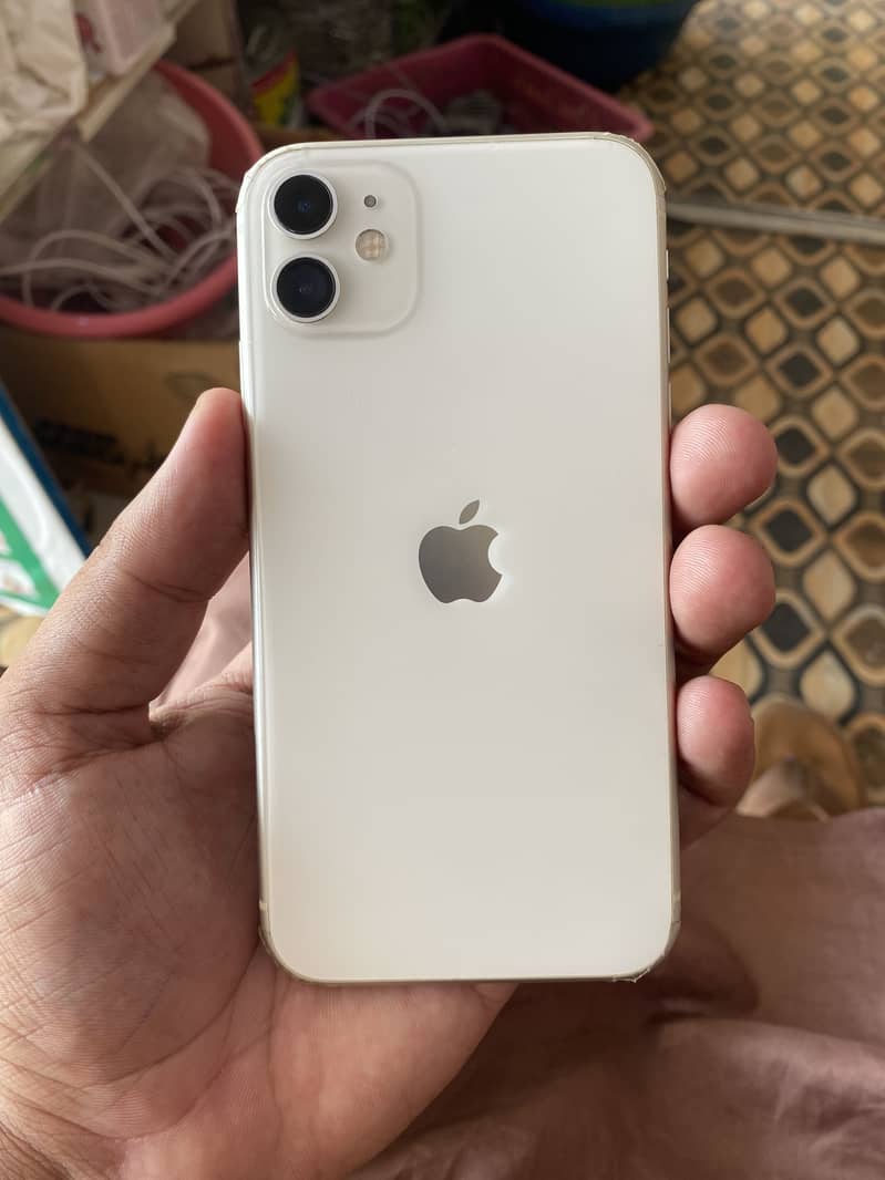 Apple iPhone 11 4