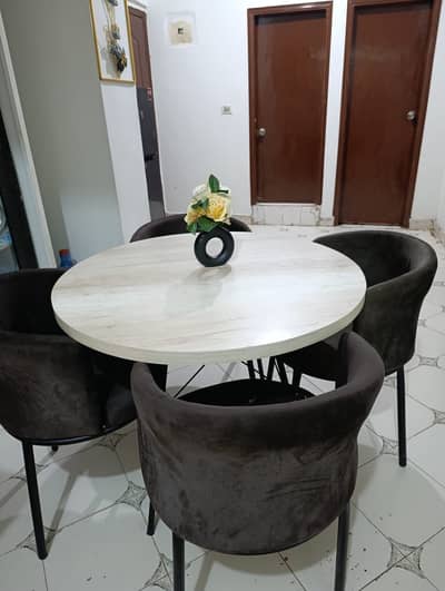 Brand new 4 seater Dining Table used for only 1 month