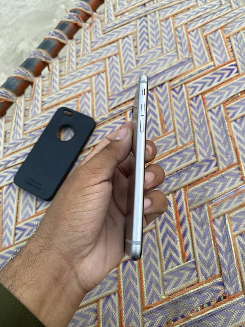 Apple iPhone 6 4
