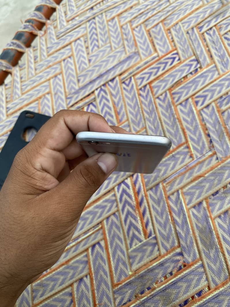 Apple iPhone 6 6