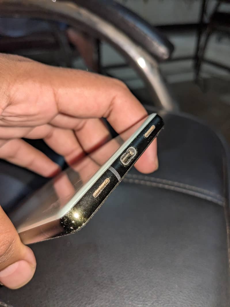 Google Pixel 6a 5