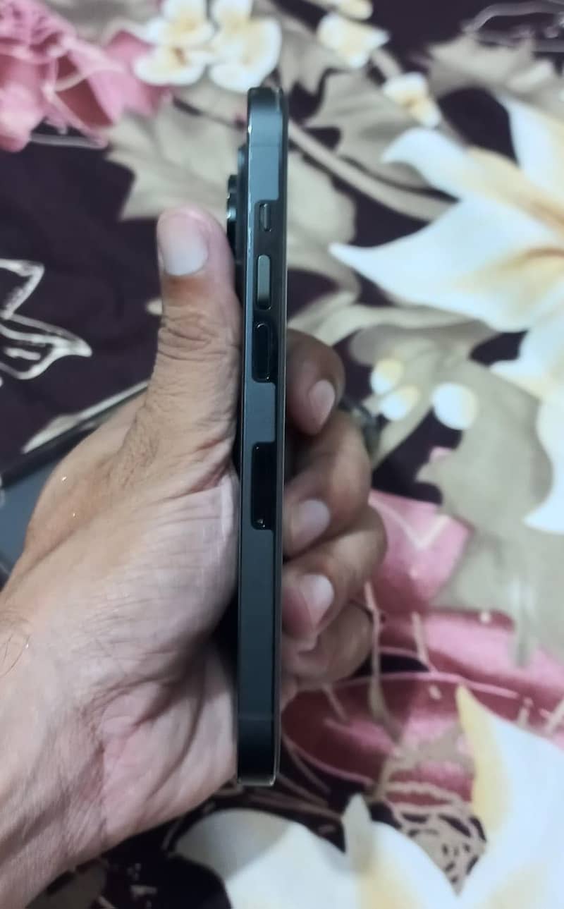 Apple iPhone 14 Pro 2