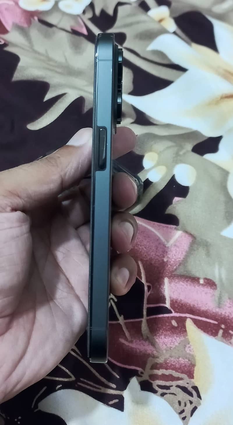 Apple iPhone 14 Pro 8