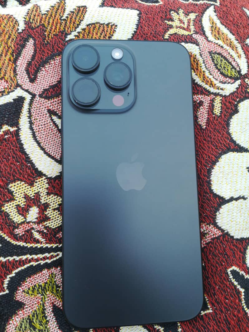 Apple iPhone 15 Pro Max 1