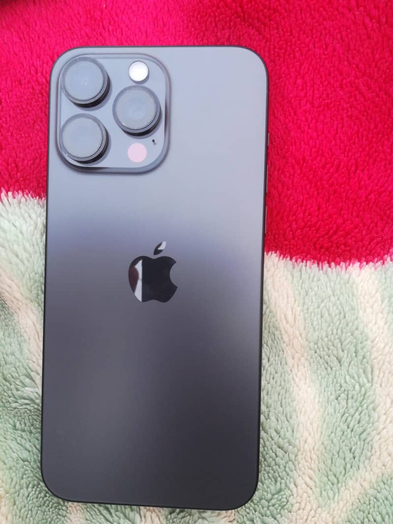 Apple iPhone 15 Pro Max 2