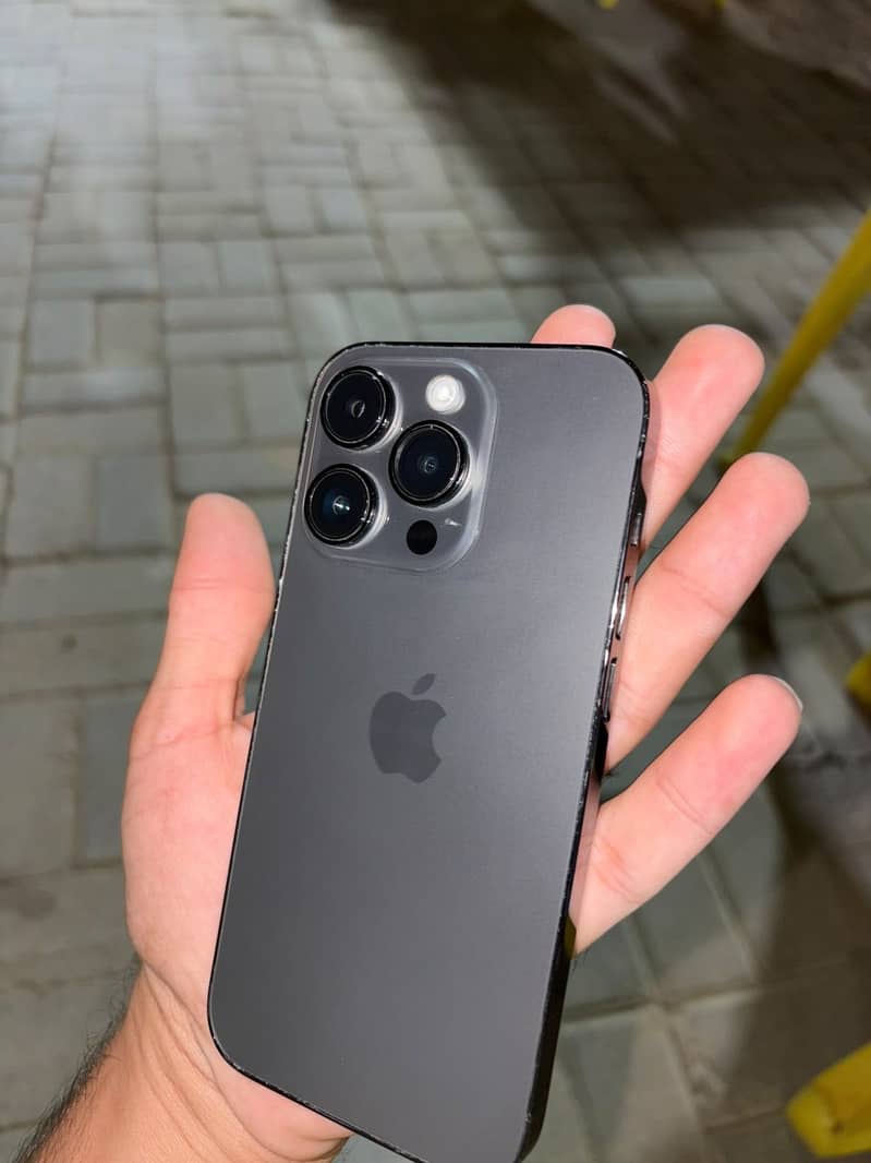 Apple iPhone 14 Pro 0