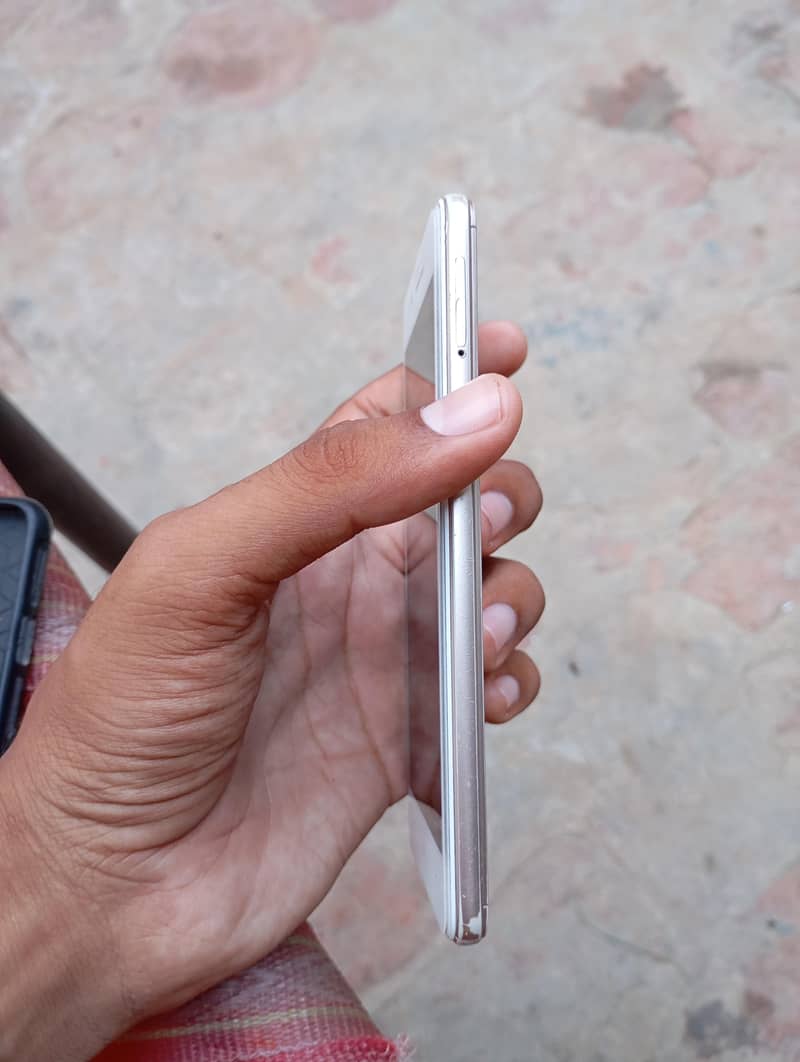 OPPO A37 4