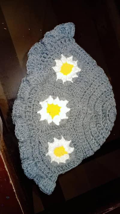 crochet daisy detail grey color bucket hat