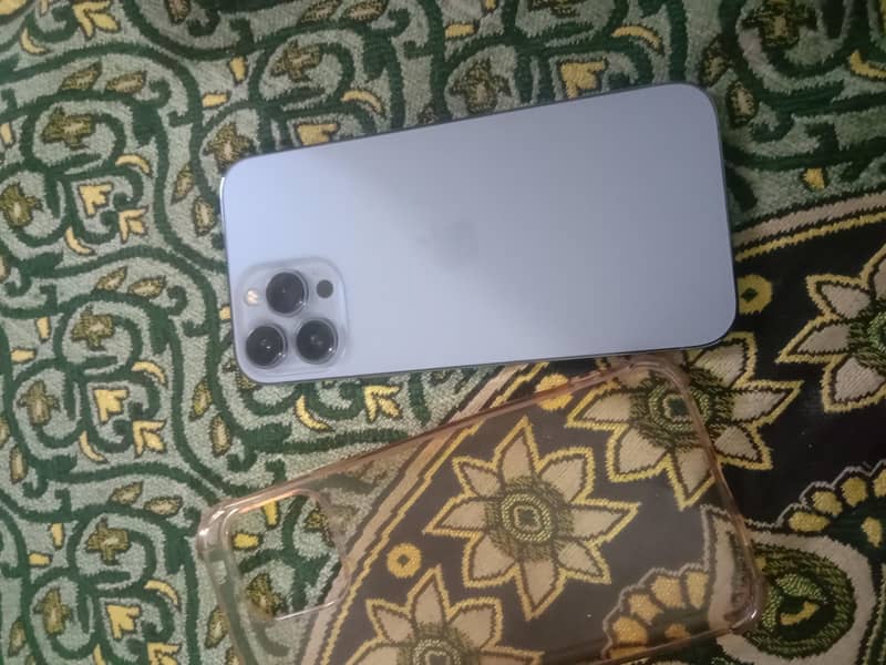 Apple iPhone 13 Pro Max 3