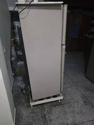 Dawlance fridge urgent sell