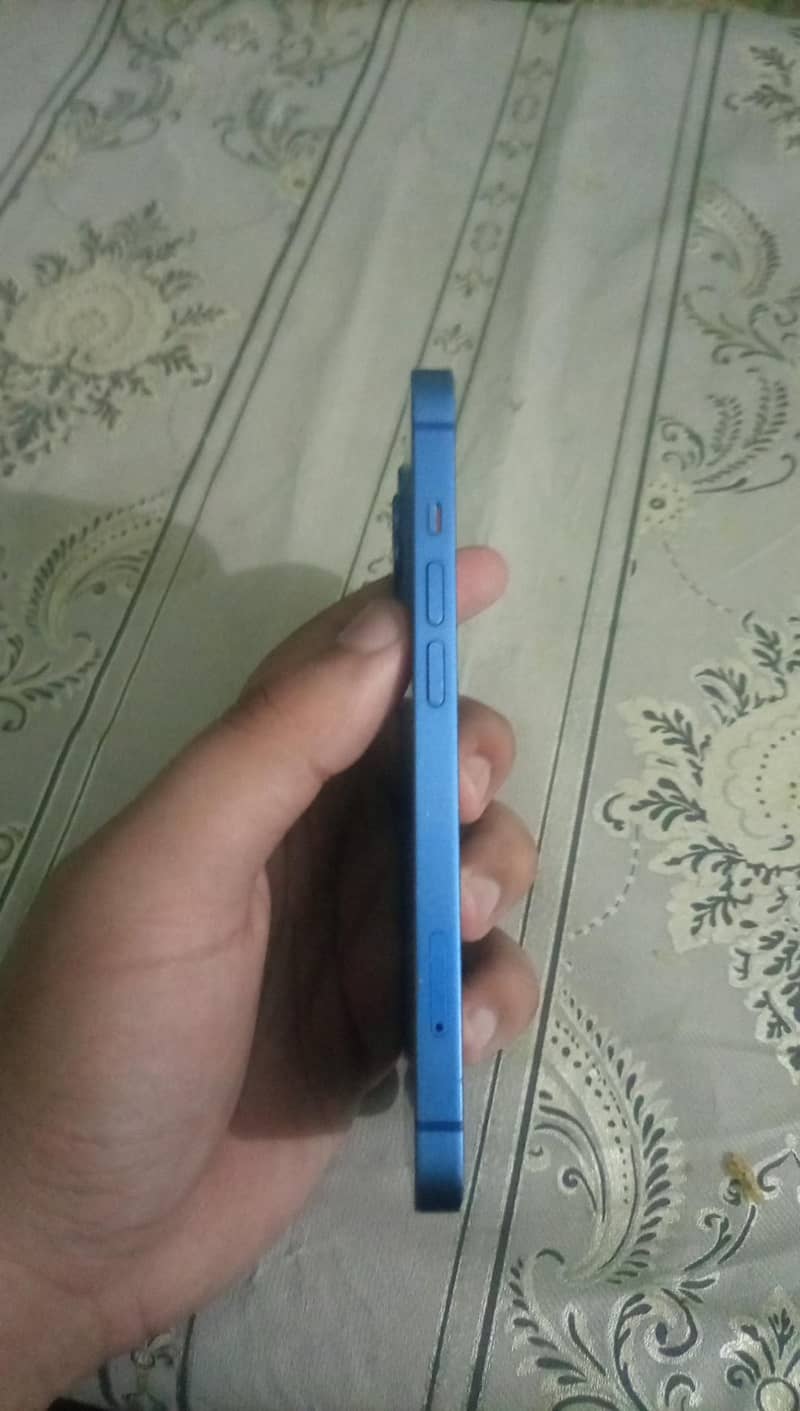Apple iPhone 13 1