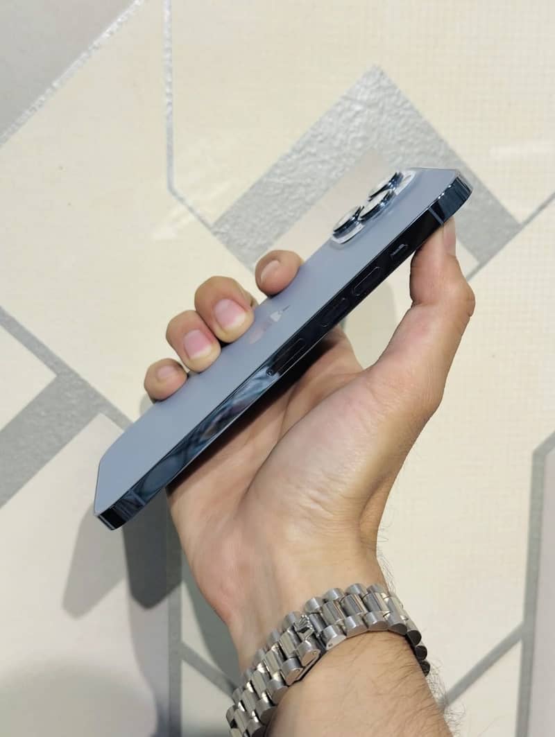 Apple iPhone 13 Pro Max 3