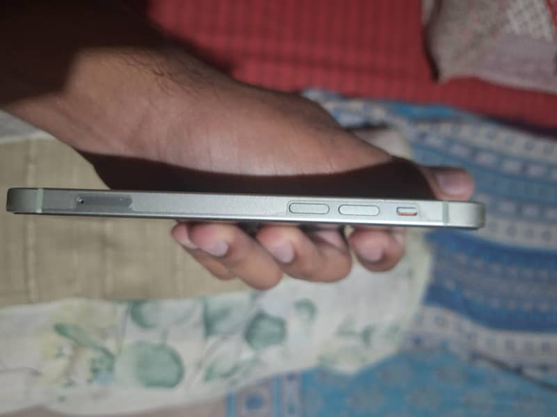 Apple iPhone 12 3