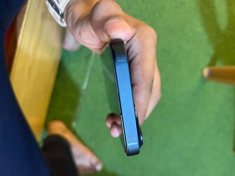 Apple iPhone 14 5