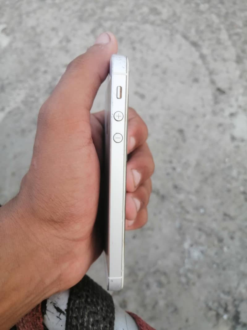Apple iPhone 5 3