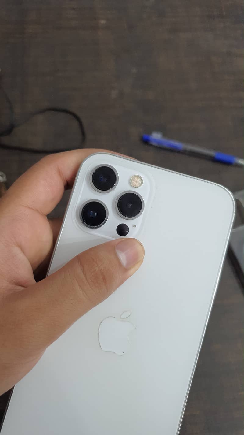 Apple iPhone 12 Pro Max 3