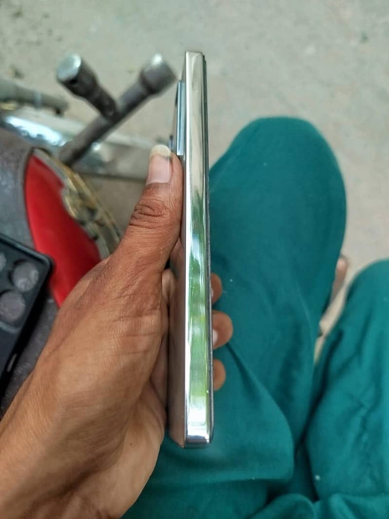 Infinix Note 40 9