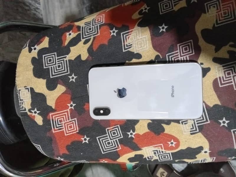 Apple iPhone X 3