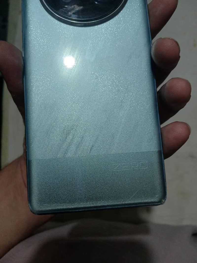 Infinix Zero 40 1