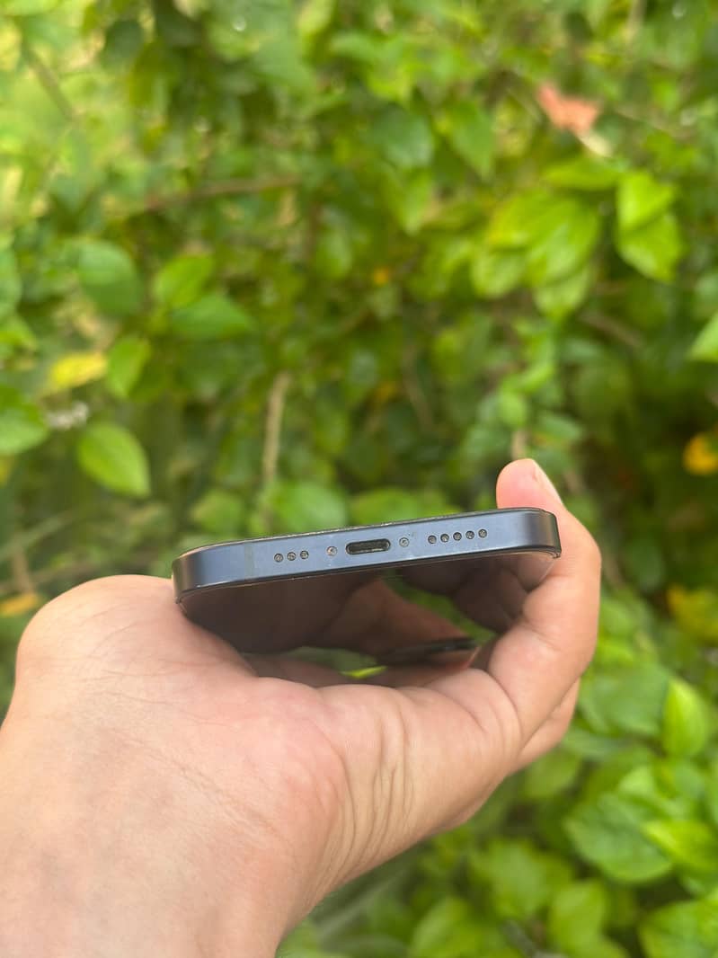 Apple iPhone 12 3