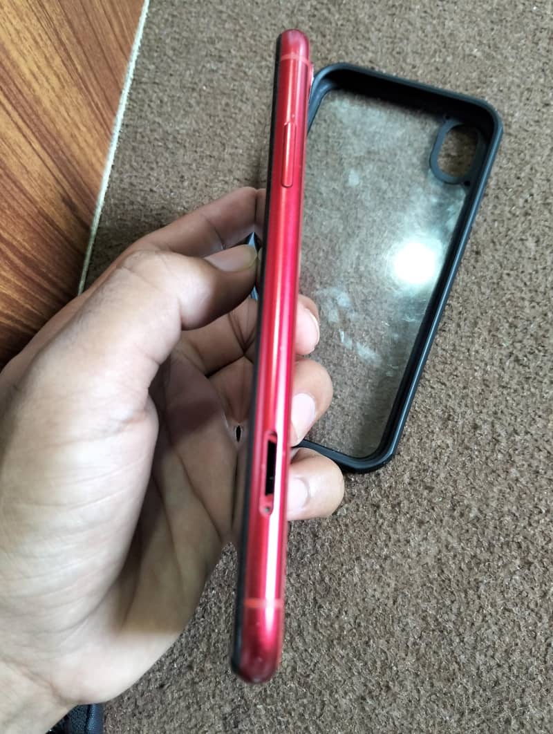 Apple iPhone XR 4