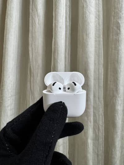 AirPods 4 (ANC) Condition 10/10 Just Box Oen