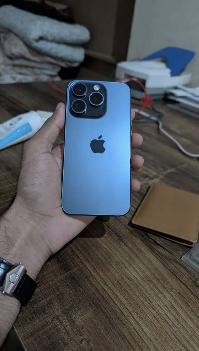 Apple iPhone 15 Pro 0