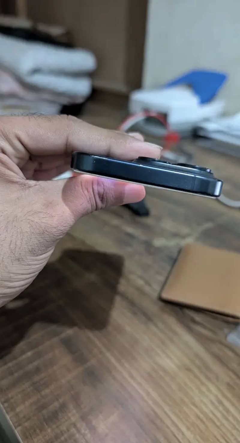 Apple iPhone 15 Pro 2