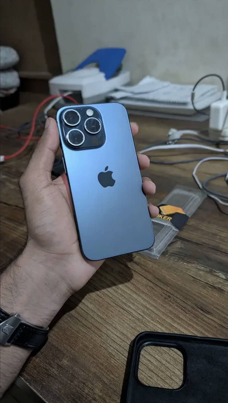 Apple iPhone 15 Pro 3